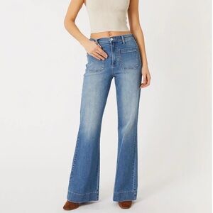 Level 99 Victoria Jean